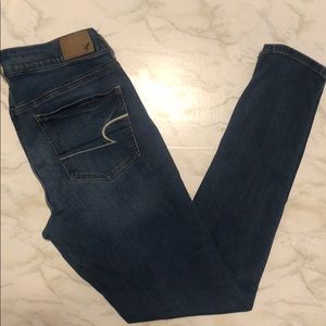 AE medium wash jeggings!